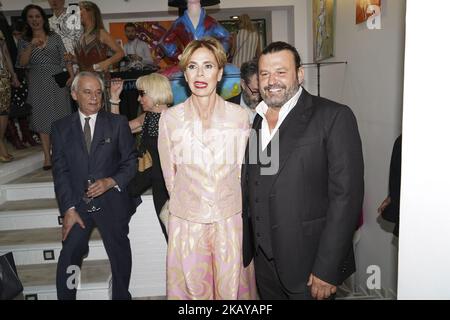 Agatha Ruiz de la Prada et Domingo Zapata lors de l'inauguration de l'exposition SOURIRE par Domingo Zapata et Alejandro Sanz à Madrid, Espagne, 13 juin 2018. (Photo par Oscar Gonzalez/NurPhoto) Banque D'Images