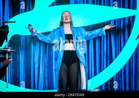 Jess Glynne se présente au Pinkpop Festival 2018 à Landgraaf, pays-Bas, le 15 juin 2018. En 2018, Pinkpop aura lieu le vendredi 15, le samedi 16 et le dimanche 17 juin. En 2018, le festival Pinkpop sera célébré pour la période 49th (photo de Roberto Finizio/NurPhoto) Banque D'Images