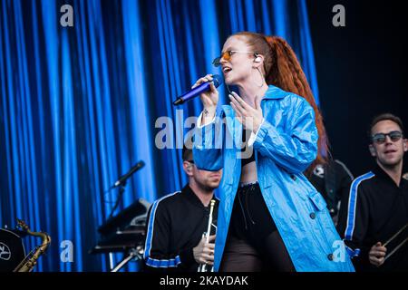 Jess Glynne se présente au Pinkpop Festival 2018 à Landgraaf, pays-Bas, le 15 juin 2018. En 2018, Pinkpop aura lieu le vendredi 15, le samedi 16 et le dimanche 17 juin. En 2018, le festival Pinkpop sera célébré pour la période 49th (photo de Roberto Finizio/NurPhoto) Banque D'Images