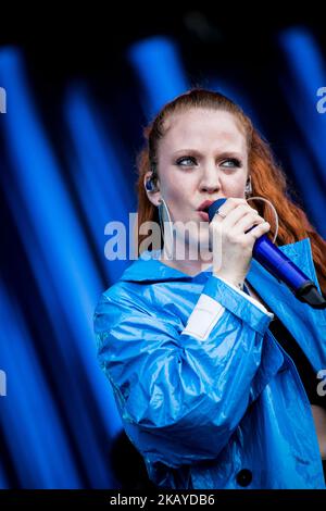 Jess Glynne se présente au Pinkpop Festival 2018 à Landgraaf, pays-Bas, le 15 juin 2018. En 2018, Pinkpop aura lieu le vendredi 15, le samedi 16 et le dimanche 17 juin. En 2018, le festival Pinkpop sera célébré pour la période 49th (photo de Roberto Finizio/NurPhoto) Banque D'Images