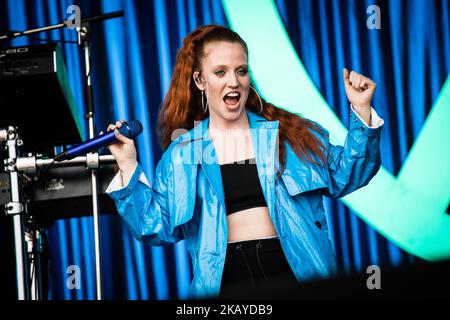 Jess Glynne se présente au Pinkpop Festival 2018 à Landgraaf, pays-Bas, le 15 juin 2018. En 2018, Pinkpop aura lieu le vendredi 15, le samedi 16 et le dimanche 17 juin. En 2018, le festival Pinkpop sera célébré pour la période 49th (photo de Roberto Finizio/NurPhoto) Banque D'Images