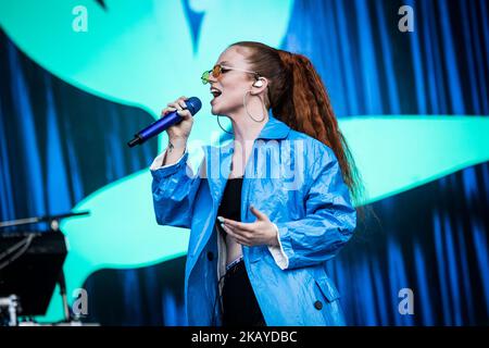 Jess Glynne se présente au Pinkpop Festival 2018 à Landgraaf, pays-Bas, le 15 juin 2018. En 2018, Pinkpop aura lieu le vendredi 15, le samedi 16 et le dimanche 17 juin. En 2018, le festival Pinkpop sera célébré pour la période 49th (photo de Roberto Finizio/NurPhoto) Banque D'Images