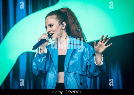 Jess Glynne se présente au Pinkpop Festival 2018 à Landgraaf, pays-Bas, le 15 juin 2018. En 2018, Pinkpop aura lieu le vendredi 15, le samedi 16 et le dimanche 17 juin. En 2018, le festival Pinkpop sera célébré pour la période 49th (photo de Roberto Finizio/NurPhoto) Banque D'Images