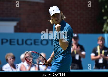 Denis Shapovalov, du Canada, lors du match de qualification contre Marin Cilic, de Croatie, et Ken Skupski, de Grande-Bretagne, au cours du jour de qualification 2 des championnats Fever-Tree au Queens Club on 17 juin 2018, à Londres, au Royaume-Uni. (Photo par Alberto Pezzali/NurPhoto) Banque D'Images