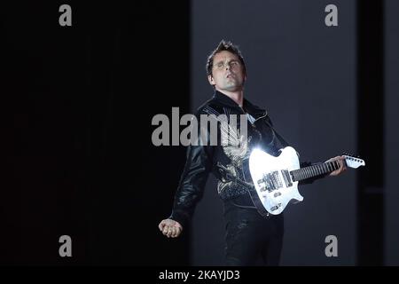 Matthew Bellamy, le chanteur principal du groupe de rock britannique Muse, se produit au festival de musique Rock in Rio Lisbonne 2018 à Lisbonne, au Portugal, sur 23 juin 2018. ( Photo par Pedro Fiúza/NurPhoto) Banque D'Images