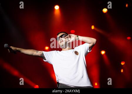 Silvano Albanese connu par son nom de scène Coez en direct sur scène à Rome au festival Rock in Roma devant 32000 personnes, Rome, Italie, le 7 juillet 2018. (Photo de Giuseppe Maffia/NurPhoto) Banque D'Images