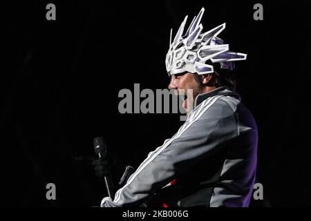 Jason Kay de Jamiroquai se produit sur scène lors d'un concert sur 10 juillet 2018 à Mantoue, en Italie. (Photo par Emmanuele Ciancaglini/NurPhoto) Banque D'Images