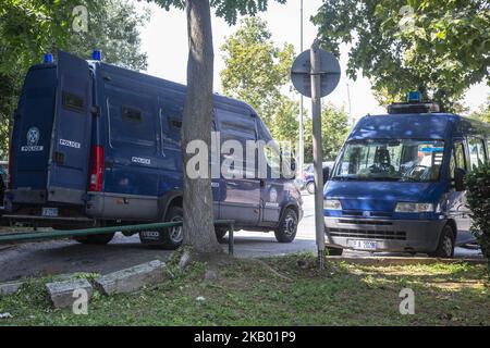 Tribunaux à Thessalonique, la Grèce statue sur l'extradition en France du suspect Alexandre Vinnik, le maître bitcoin russe, à la demande des autorités françaises. Vinnik a prétendu que si les crimes ont eu lieu en Grèce, il devrait alors être jugé par les tribunaux grecs et faire appel de la décision du tribunal. Alexander Vinnik portait un t-shirt rouge de la coupe du monde de la Fifa - Russie 2018. Thessalonique, Grèce - 13 juillet 2018 (photo de Nicolas Economou/NurPhoto) Banque D'Images