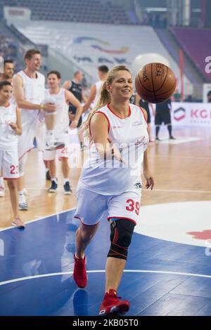 Joanna Liszowska pendant le match de basket-ball de charité 'Gortat Team' (célébrités) contre l'armée polonaise, organisé par Marcin Gortat (joueur de la NBA), à l'Atlas Arena de Lodz, Pologne, le 21 juillet 2018 (photo de Mateusz Wlodarczyk/NurPhoto) Banque D'Images