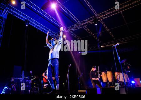 Le groupe de punk américain Gogol Bordello se déroule en direct au Mojotic Festival 2018 à Sestri Levante (Genova), en Italie, le 22 juillet 2018. (Photo de Roberto Finizio/NurPhoto) Banque D'Images