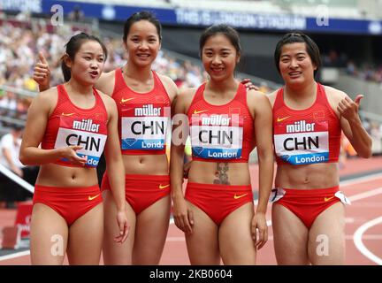 L-R Xiaojing Liang, Yongli Wei, Manqi GE et Qiqi Yuan équipe de la République populaire de Chine après le Relais 4 x 100m femmes pendant les Jeux d'anniversaire de Muller IAAF Diamond League Day Two au stade de Londres sur 22 juillet 2018 à Londres, en Angleterre. (Photo par action Foto Sport/NurPhoto) Banque D'Images