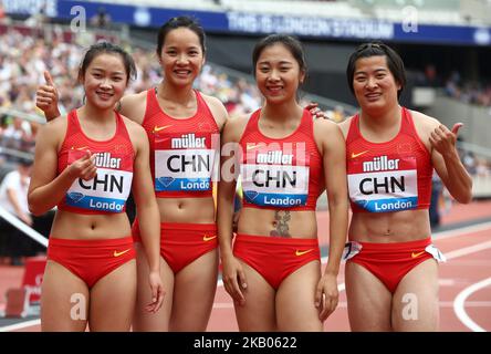 L-R Xiaojing Liang, Yongli Wei, Manqi GE et Qiqi Yuan équipe de la République populaire de Chine après le Relais 4 x 100m femmes pendant les Jeux d'anniversaire de Muller IAAF Diamond League Day Two au stade de Londres sur 22 juillet 2018 à Londres, en Angleterre. (Photo par action Foto Sport/NurPhoto) Banque D'Images