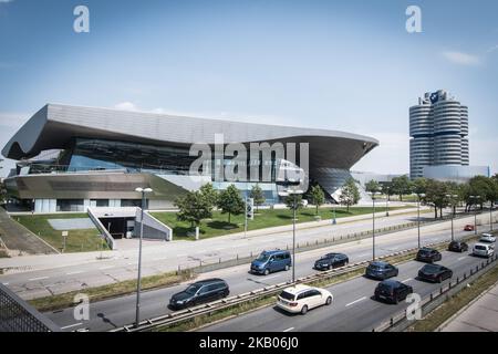 Centre d'exposition polyvalent BMW Welt utilisé pour les réunions et les événements promotionnels, et où les acheteurs prennent livraison des véhicules BMW. Il est situé dans le quartier Am Riesenfeld à Munich, en Allemagne, à côté du siège de BMW et du parc Olympia sur 21 juillet 2018 à Munich, en Allemagne. (Photo par Andrea Ronchini/NurPhoto) Banque D'Images