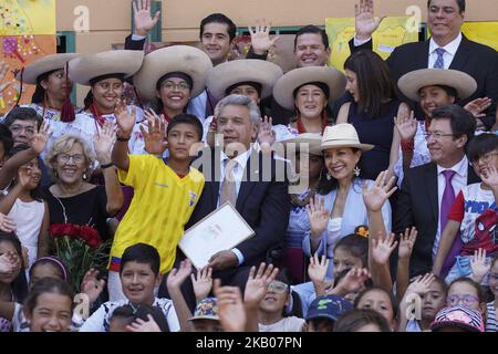 Le Président de la République de l'Équateur Lénine Moreno et son épouse RocÃ­o Gonzalez visitent l'école de la République du Venezuela à Madrid. (Photo par Oscar Gonzalez/NurPhoto) Banque D'Images