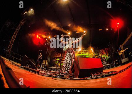 Fatoumata Diawara se produit en direct à Carroponte Milano, sur 23 juillet 2018. (Photo de Romano Nunziato/NurPhoto) Banque D'Images