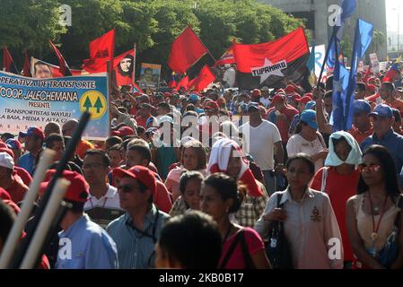 Les supporters officiels marchaient en faveur du Président Nicolas Maduro le 9 août 2018 à Maracaibo, au Venezuela. Ils marchaient pour répudier la tentative d'assassinat présumée contre Maduro le 04 août 2018 à Caracas. (Photo de Humberto Mateus/NurPhoto) Banque D'Images