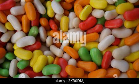 nombreux guimauves de couleur, jaune vert blanc rouge et orange Banque D'Images