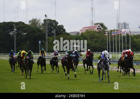 Courses hippiques à l'hippodrome de Nang Loeng à Bangkok, Thaïlande, 18 août 2018. (Photo par Anusak Laowilas/NurPhoto) Banque D'Images