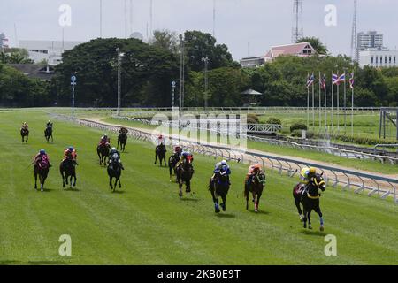 Courses hippiques à l'hippodrome de Nang Loeng à Bangkok, Thaïlande, 18 août 2018. (Photo par Anusak Laowilas/NurPhoto) Banque D'Images