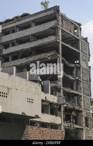 Le bâtiment A. a été bombardé le ministère yougoslave de la défense construisant l'état-major général yougoslave avec les ruines et dans le même état après le bombardement de l'OTAN en 1999. L'OTAN a bombardé deux fois le 29/30 avril 1999 le bâtiment comme cible d'importance militaire, puis une fois à minuit du 7 au 8 mai 1999. Aujourd'hui, c'est un monument protégé qui montre les souffrances de la Serbie pendant la guerre de l'OTAN. Il existe de nombreuses propositions de reconstruction mais aussi une candidature pour le site du patrimoine mondial de l'UNESCO. 21 août 2018 - Belgrade, Serbie (photo de Nicolas Economou/NurPhoto) Banque D'Images