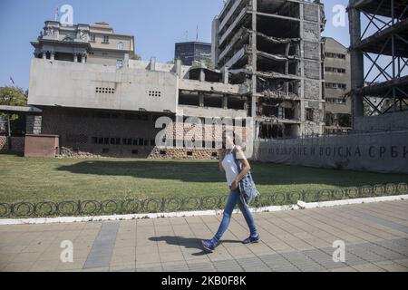 Le bâtiment A. a été bombardé le ministère yougoslave de la défense construisant l'état-major général yougoslave avec les ruines et dans le même état après le bombardement de l'OTAN en 1999. L'OTAN a bombardé deux fois le 29/30 avril 1999 le bâtiment comme cible d'importance militaire, puis une fois à minuit du 7 au 8 mai 1999. Aujourd'hui, c'est un monument protégé qui montre les souffrances de la Serbie pendant la guerre de l'OTAN. Il existe de nombreuses propositions de reconstruction mais aussi une candidature pour le site du patrimoine mondial de l'UNESCO. 21 août 2018 - Belgrade, Serbie (photo de Nicolas Economou/NurPhoto) Banque D'Images