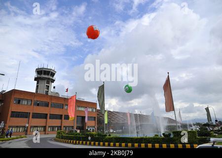 L'aéroport international de Tribhuwan est décoré pour le BIMSTEC 2018 à Katmandou, au Népal, mercredi, à 29 août 2018. Les chefs d'état membres de l'Initiative du Golfe du Bengale pour la coopération technique et économique multisectorielle (BIMSTEC) arrivent au Népal pour le sommet du BIMSTEC sur l'30-31 août 2018. (Photo de Narayan Maharajan/NurPhoto) Banque D'Images