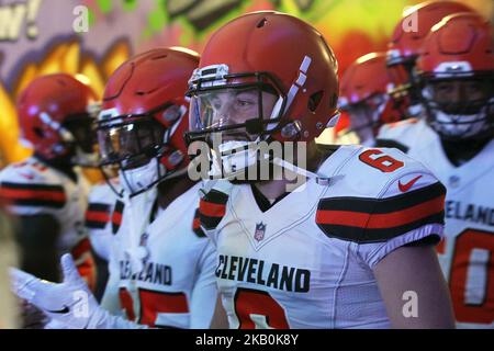 Le quarterback des Cleveland Browns Baker Mayfield (6) est vu lors de la première moitié d'un match de football de la NFL contre les Detroit Lions à Detroit, Michigan, États-Unis, jeudi, 30 août 2018. (Photo de Jorge Lemus/NurPhoto) Banque D'Images