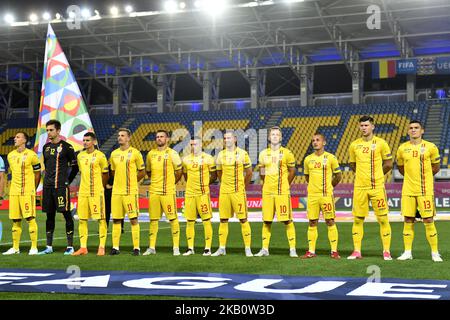 L'équipe de Roumanie pendant les hymnes lors du match final du tournoi de l'UEFA Nations League 2019 entre la Roumanie et le Monténégro le 07 septembre 2018 au stade Ilie Oana de Ploiesti, en Roumanie. (Photo par Alex Nicodim/NurPhoto) Banque D'Images