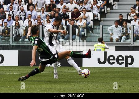 Juventus en avant Cristiano Ronaldo (7) marque son but lors du match de football de Serie A n.4 JUVENTUS - SASSUOLO le 16/09/2018 au stade Allianz de Turin, Italie.(photo de Matteo Bottanelli/NurPhoto) Banque D'Images