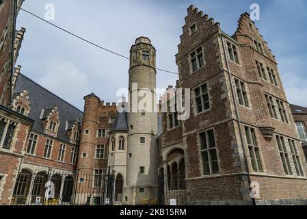 Images de la ville historique et populaire pour les touristes de Gand en Belgique. Gand est la capitale de la Flandre orientale et est située dans la région flamande de Belgique. La ville remonte à l'âge de pierre car il y a des preuves archéologiques mais environ 650 deux abbayes où fondé de Saint Amand. Au 13th siècle, Gand était la 2nd plus grande ville d'Europe du Nord. Aujourd'hui, la population de la ville dépasse légèrement 250,000 personnes, mais il y a chaque année des millions de visiteurs. (Photo de Nicolas Economou/NurPhoto) Banque D'Images