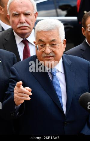 Le président palestinien Mahmoud Abbas s'adresse aux médias après sa rencontre avec le président français Emmanuel Macron (non vu) au Palais de l'Elysée à Paris, en France, à propos de 21 septembre 2018. (Photo de Julien Mattia/NurPhoto) Banque D'Images
