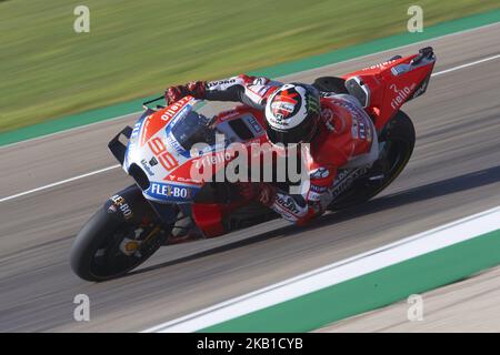 Jorge Lorenzo (99) d'Espagne et Ducati Team pendant la pratique libre pour la Gran Premio Movistar de Aragon du championnat du monde de MotoGP au circuit d'Aragon de Motorland sur 21 septembre 2018 à Alcaniz, Espagne. (Photo de Jose Breton/NurPhoto) Banque D'Images