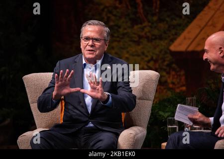 Ancien gouverneur de Floride et ancien candidat du GOP de 2016 Jeb Bush, Président de Dock Square Capital LLC, s'exprimant avec Keith Block, Co-PDG de Salesforce avant les participants à Dreamforce 25 septembre 2018 au Moscone Center, San Francisco, CA (photo de Khaled Sayed/NurPhoto) Banque D'Images