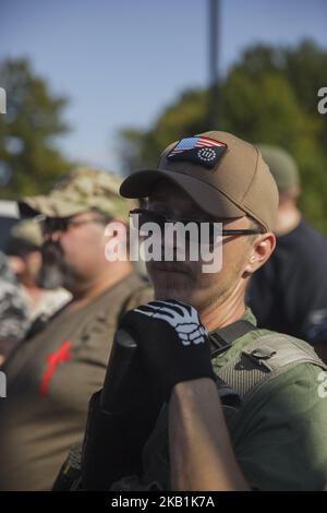 Les membres de la milice ont constitué une bonne partie du rallye Open Carry. Ils étaient participants et la sécurité de l'événement. Kaitlin Bennett, une ancienne étudiante de l'Université d'État de Kent, dirige une manifestation ouverte contre le carry sur son ancien campus. Les trois Precentres sont venus en tant que gardes du corps pour Bennett et son groupe Liberty Hangout. Sur 29 septembre 2018 dans le Kent, Ohio, États-Unis. (Photo par Shay Horse/NurPhoto) Banque D'Images