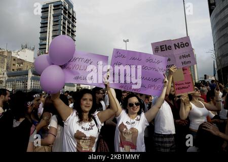 Les femmes descendent dans la rue ce samedi après-midi, 29, dans un rassemblement contre la candidate à la présidence Jair Bolsonaro (PSL). Le mouvement femmes contre Bolsonaro a rassemblé des millions de partisans sur les réseaux sociaux au Brésil et dans le monde à travers le hashtag # EleNäo sur 29 septembre 2018. (Photo par Dario Oliveira/NurPhoto) Banque D'Images