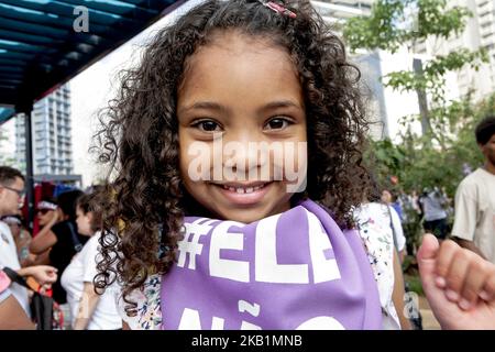 Les femmes descendent dans la rue ce samedi après-midi, 29, dans un rassemblement contre la candidate à la présidence Jair Bolsonaro (PSL). Le mouvement femmes contre Bolsonaro a rassemblé des millions de partisans sur les réseaux sociaux au Brésil et dans le monde à travers le hashtag # EleNäo sur 29 septembre 2018. (Photo par Dario Oliveira/NurPhoto) Banque D'Images