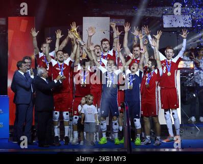 Pologne / Brésil - finale du Championnat du monde des hommes de la FIVP la Pologne célèbre avec le trophée à Pala Alpitour à Turin, Italie sur 30 septembre 2018 (photo de Matteo Ciambelli/NurPhoto) Banque D'Images