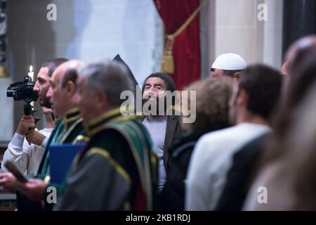 L'auteur français et activiste des droits de l'homme Marek Halter (C) participe à un service religieux dans un service religieux dans la cathédrale arménienne de Paris, Saint Jean-Baptiste, sur 2 octobre 2018, en l'honneur du chanteur franco-arménien Charles Aznavour. Le légendaire chanteur français Charles Aznavour est décédé à l'âge de 94 ans, sur 1 octobre 2018. L'auteur-compositeur, qui venait de rentrer d'une tournée de concerts au Japon le mois dernier, est décédé dans sa maison d'Alpilles, dans le sud-est de la France. (Photo de Michel Stoupak/NurPhoto) Banque D'Images