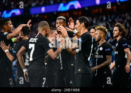 Edison Roberto Cavani #9,Angel Di Maria #11,Adrien Rabiot #25,Killian Mbappe #7,Neymar Jr #10 Célébrez le PSG lors du match de football de l'UEFA Champions League Paris Saint Germain (PSG) contre Red Star Belgrade au stade du Parc des Princes à Paris sur 3 octobre 2018. (Photo de Julien Mattia/NurPhoto) Banque D'Images