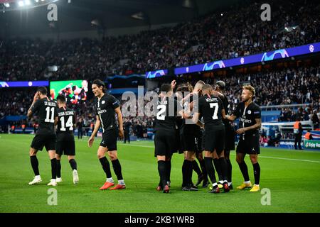 Edison Roberto Cavani #9,Angel Di Maria #11,Adrien Ramiot #25,Killian Mbappe #7,Neymar Jr #10 du PSG célèbrent lors du match de football de l'UEFA Champions League Paris Saint Germain (PSG) contre Red Star Belgrade au stade du Parc des Princes à Paris sur 3 octobre 2018. (Photo de Julien Mattia/NurPhoto) Banque D'Images