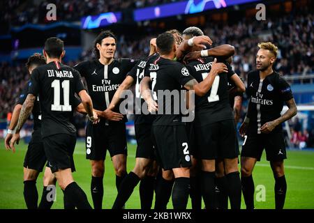 Edison Roberto Cavani #9,Angel Di Maria #11,Adrien Rabiot #25,Killian Mbappe #7,Neymar Jr #10 Célébrez le PSG lors du match de football de l'UEFA Champions League Paris Saint Germain (PSG) contre Red Star Belgrade au stade du Parc des Princes à Paris sur 3 octobre 2018. (Photo de Julien Mattia/NurPhoto) Banque D'Images