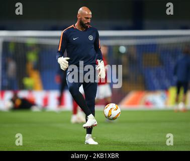 Londres, Angleterre - 04 octobre: Willy Caballero de Chelsea pendant l'échauffement avant le match pendant l'UAFA Europa League Group L entre Chelsea et MOL Vidia au stade Stamford Bridge , Londres, Angleterre le 04 octobre 2018. (Photo par action Foto Sport/NurPhoto) Banque D'Images