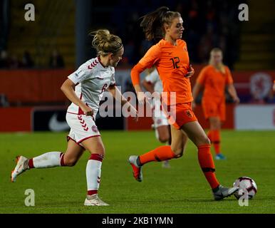 L-R Nanna Christiansen, du Danemark, et Jill Roord, des pays-Bas, lors de la qualification européenne de l'UEFA, jouez la coupe du monde des femmes de la FIFA 2019 entre les pays-Bas et le Danemark au stade Verlegh Stadion Brada-Vrijdag, aux pays-Bas, en Angleterre, le 05 octobre 2018. (Photo par action Foto Sport/NurPhoto) Banque D'Images