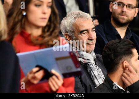 Raymond Domenech participe au match de football français L1 entre Paris Saint-Germain (PSG) et l'Olympique de Lyon (OL) sur 7 octobre 2018 au stade du Parc des Princes à Paris. (Photo de Julien Mattia/NurPhoto) Banque D'Images