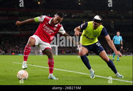 Gabriel Jesus d'Arsenal (à gauche) combat avec Nikola Katic du FC Zurich lors du match de l'UEFA Europa League Group A au stade Emirates, Londres. Date de la photo: Jeudi 3 novembre 2022. Banque D'Images