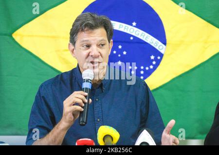 Le candidat présidentiel du Brésil, Fernando Haddad, tient une conférence de presse à l'hôtel Matsubara de Sao Paulo, au Brésil, sur 15 octobre 2018. (Photo par Dario Oliveira/NurPhoto) Banque D'Images