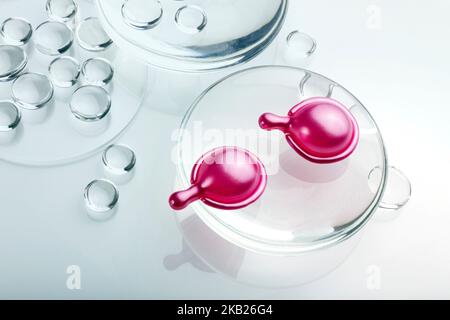 Capsules de sérum pour une peau saine. Laboratoire cosmétique abstrait. Recherche en laboratoire chimique. Banque D'Images