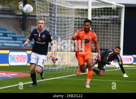 Londres, Royaume-Uni. 27 octobre 2018 Shane Ferguson de Millwall lors du match de championnat Sky Bet entre Millwall et Ipswich Town au Den Ground, Londres. (Photo par action Foto Sport/NurPhoto) Banque D'Images