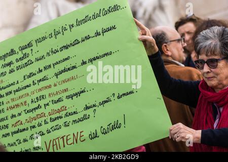 Les citoyens de Rome, fatissés de la dégradation de la ville, manifestent devant la colline du Capitole de Campidoglio à 27 octobre 2018, en Italie (photo d'Andrea Ronchini/NurPhoto) Banque D'Images