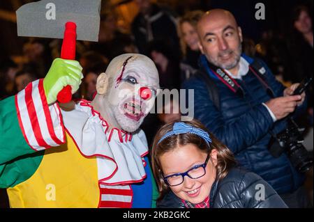 27 octobre, Rotterdam, pays-Bas. La Zombie Walk Rotterdam a eu lieu sur 27 octobre après une année d'absence. Des centaines de zombies et d'autres créatures maléfiques ont erré dans les rues du centre de Rotterdam à la recherche de cerveaux frais. (Photo de Ricardo Hernández/NurPhoto) Banque D'Images